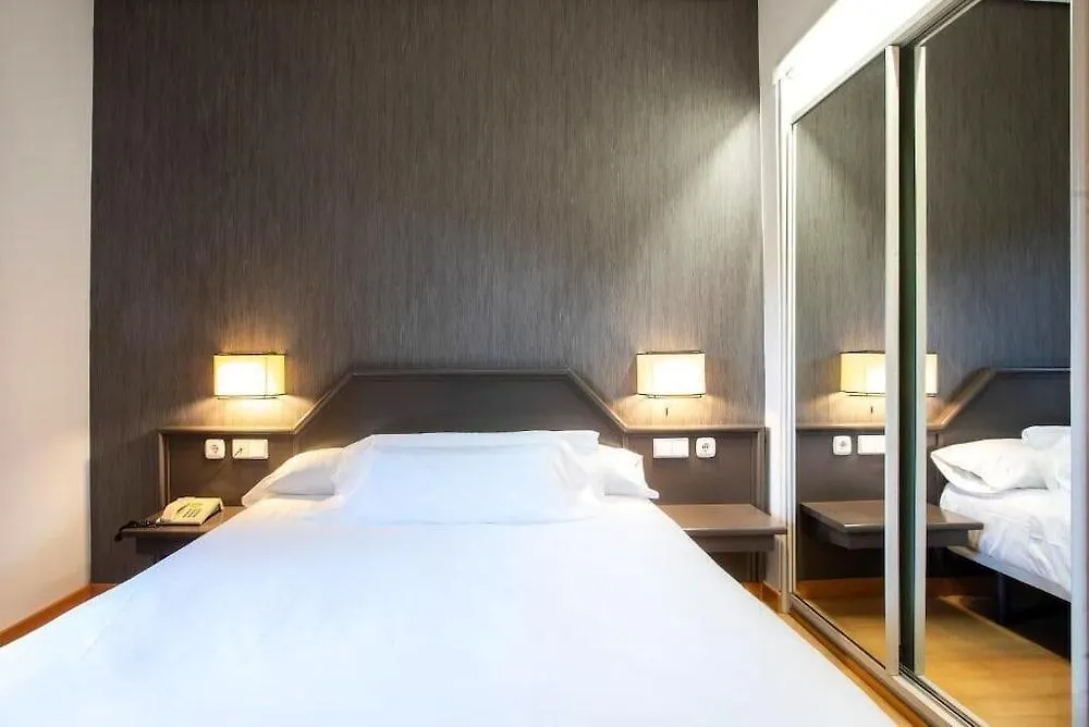 Hotel Urdanibia Park Ирун 3*,